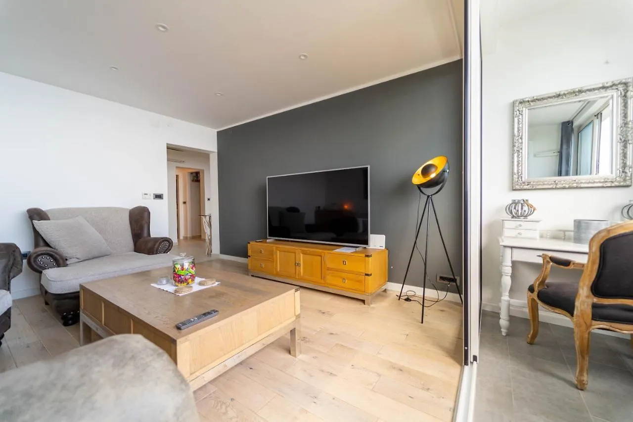 Apartman Gratitude Rijeka 0*,  Croatia